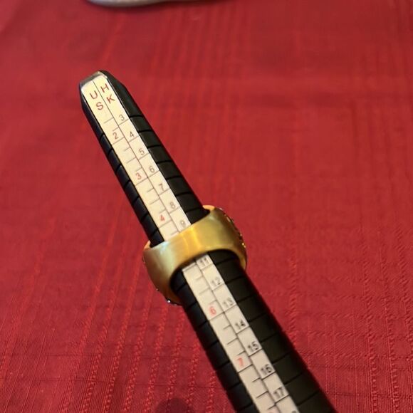 Beautiful ornate sparkly ring large purple center stone smaller blue stones EUC - Picture 4 of 11